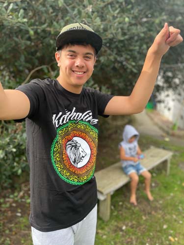 The Katchafire Mens Mandala Tee is a Maori inspired design incorporating Katchafire's signature lion head in the centre.  Available in other colours and now in hoodies.