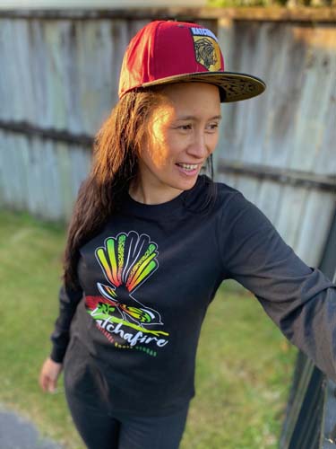 The Katchafire Womens Fantail Long Sleeve Tee is a vibrant, colourful tee. It incorporates nz culture, the native wildlife and the beautiful maori designs.