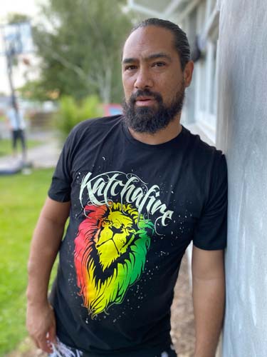 The Katchafire Mens Proud Lion Tee is a vibrant, rasta inspired lion print tee.  A signature design that will leave festival goers in no doubt who you are there to see.