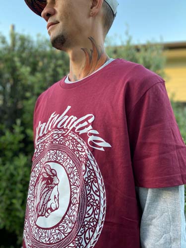 The Katchafire Mens Mandala Tee is a Maori inspired design incorporating Katchafire's signature lion head in the centre.  Available in Rasta.