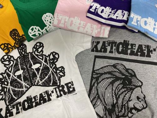The Katchafire Kids Tama Tee is a long time tee with a Tama print on the front.  Tees available in different colours. 