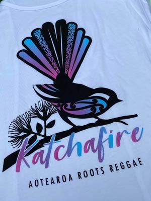 The Katchafire Womens Fantail Singlet is a vibrant, colourful singlet. It incorporates nz culture, the native wildlife and the beautiful maori designs.  3 colours available.