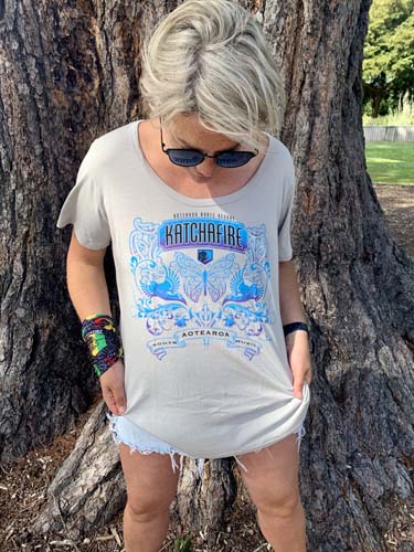 The Katchafire Womens Butterfly Tee is a beautiful vibrant womens tee that encapsulates the reggae vibe, Maori design and NZ natural wildlife. These colours are not being replenished at this time.